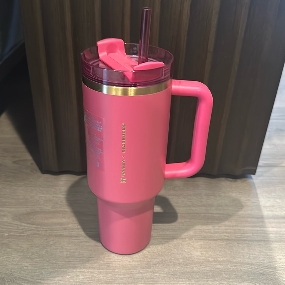 Stanley-Starbucks edition. 40oz, pink